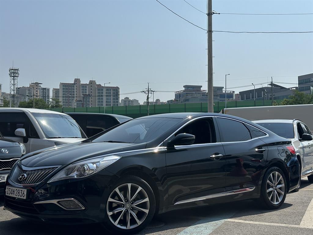 HYUNDAI Grandeur 2016 Negro - Importación desde Corea - HF Imports Iquique - Foto 1