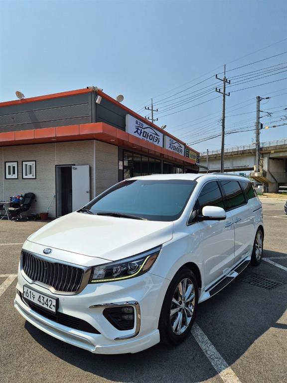 KIA Carnival 2019 Blanco - Importación desde Corea - HF Imports Iquique - Foto 1