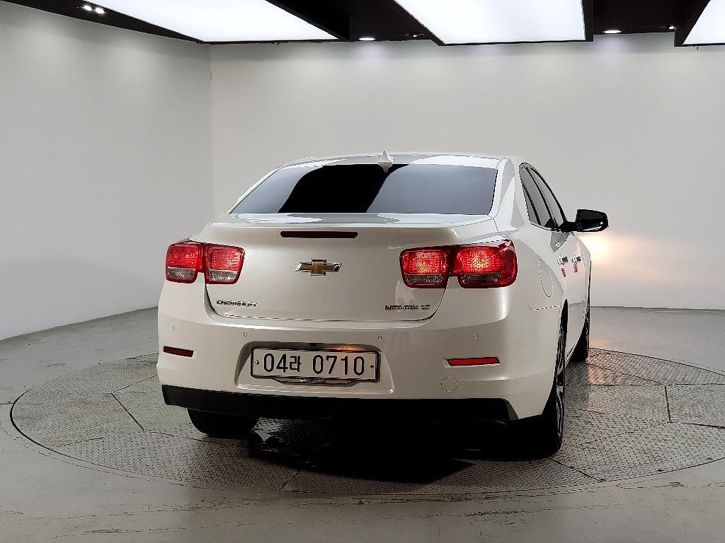 Chevrolet Malibu - Vista 3