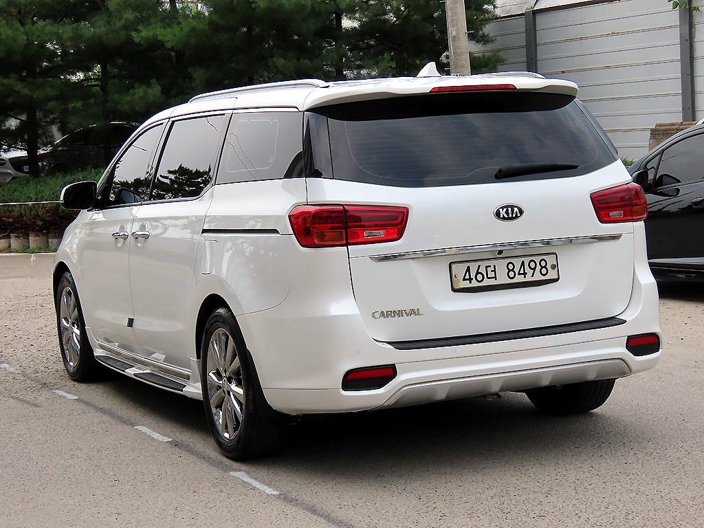 KIA Carnival - Vista 3