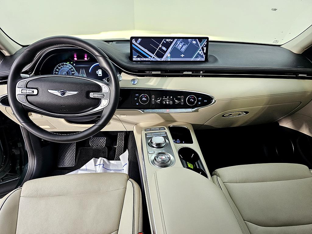 Genesis GV70 - Vista 7