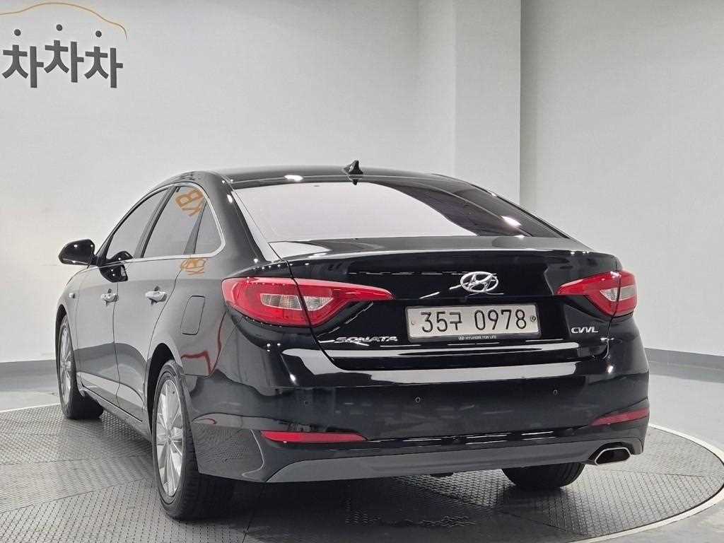 HYUNDAI Sonata - Vista 2