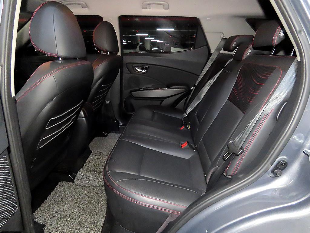 Ssangyong Tivoli - Vista 9