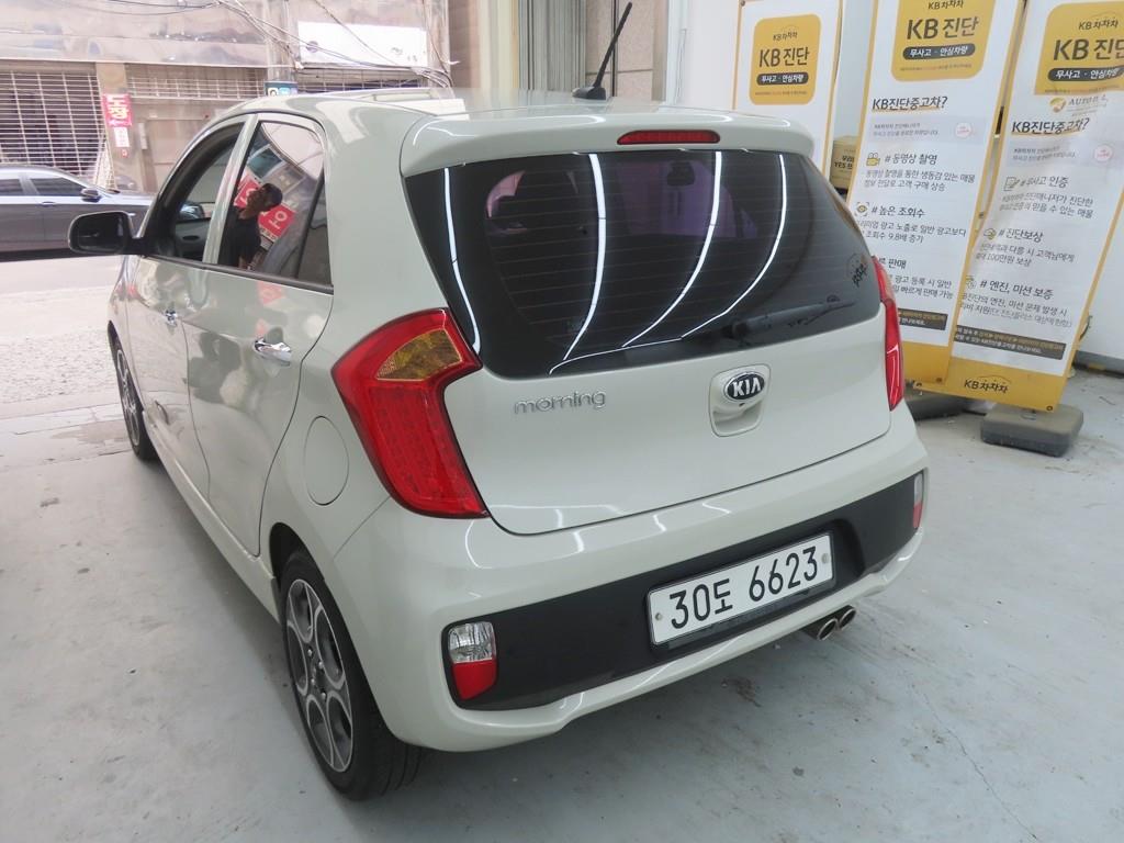 KIA Morning - Vista 6