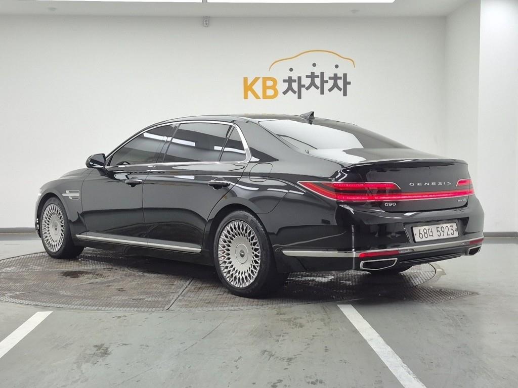 Genesis G90 - Vista 3