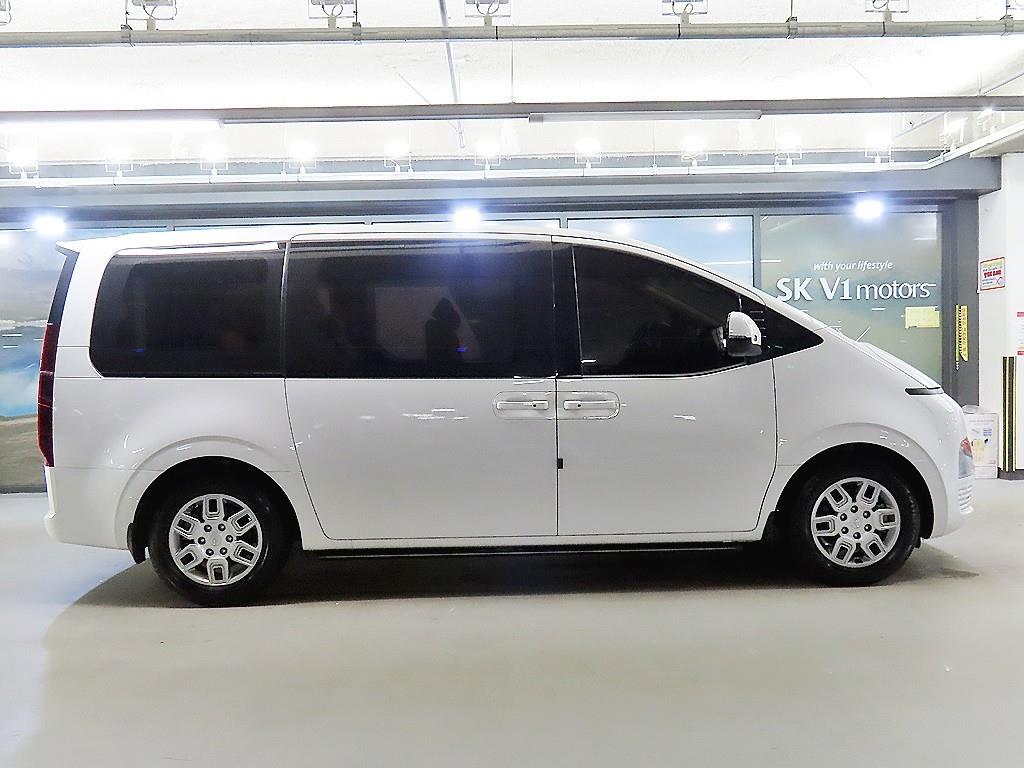 HYUNDAI Staria - Vista 3