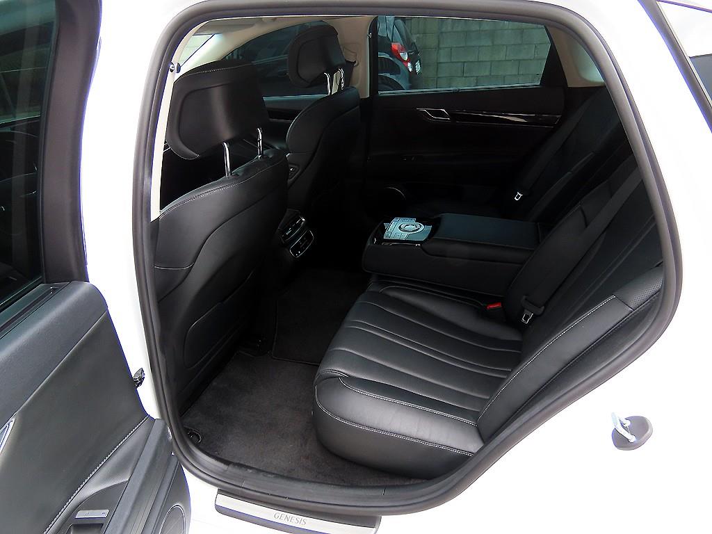 Genesis G80 - Vista 8
