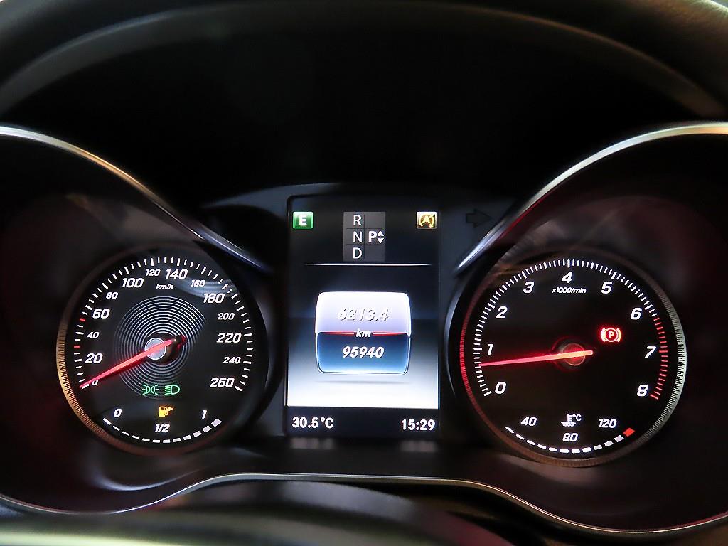 Mercedes Benz C Class - Vista 11