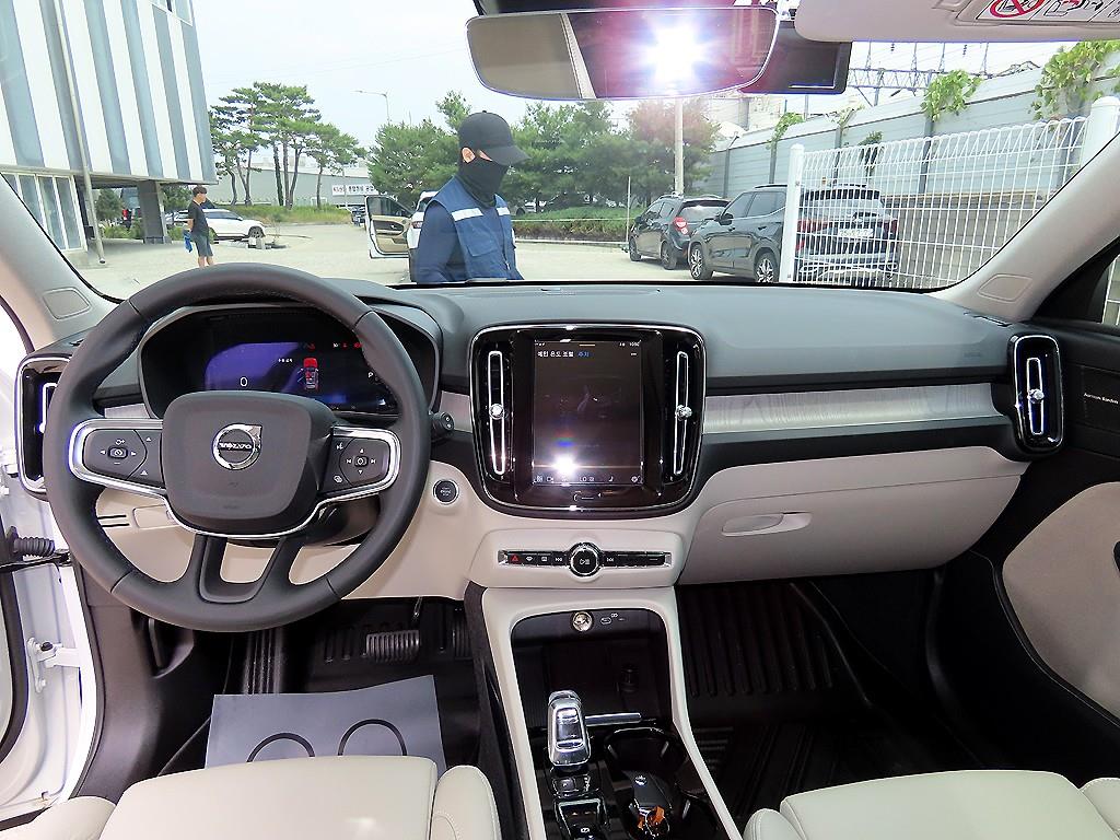 Volvo XC40 - Vista 9