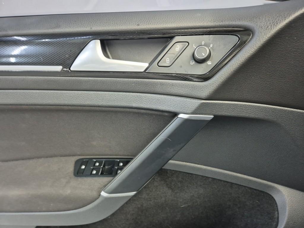Volkswagen Golf 2016 Negro - Importación desde Corea - HF Imports Iquique - Foto 19