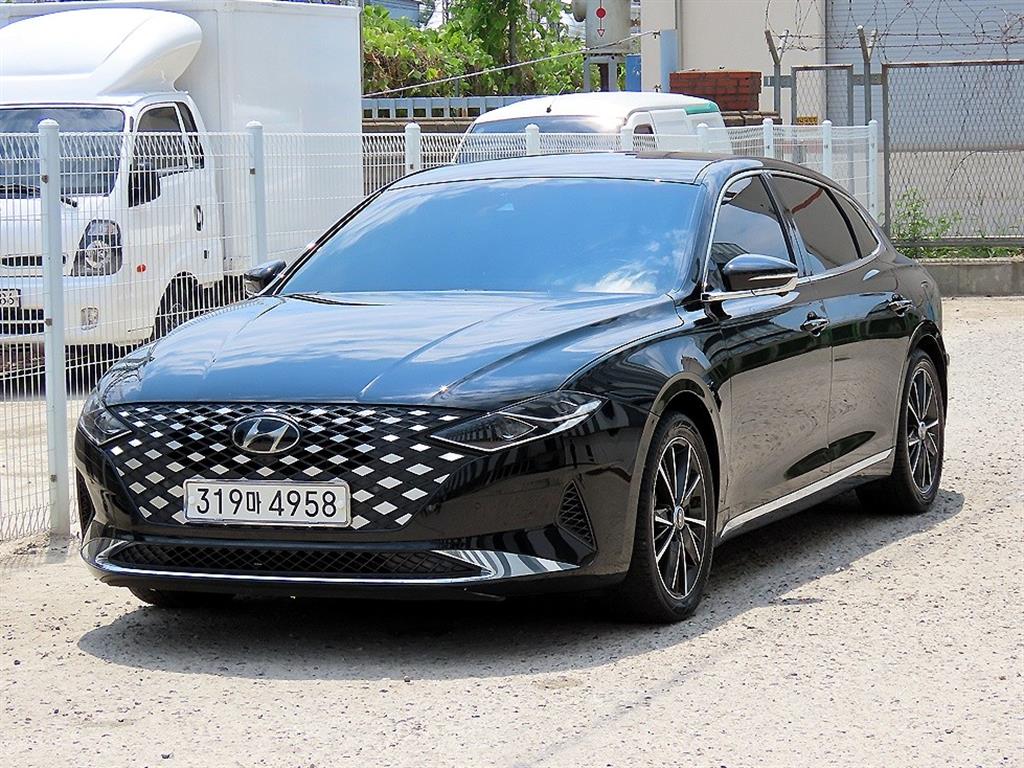 HYUNDAI Grandeur - Vista 2