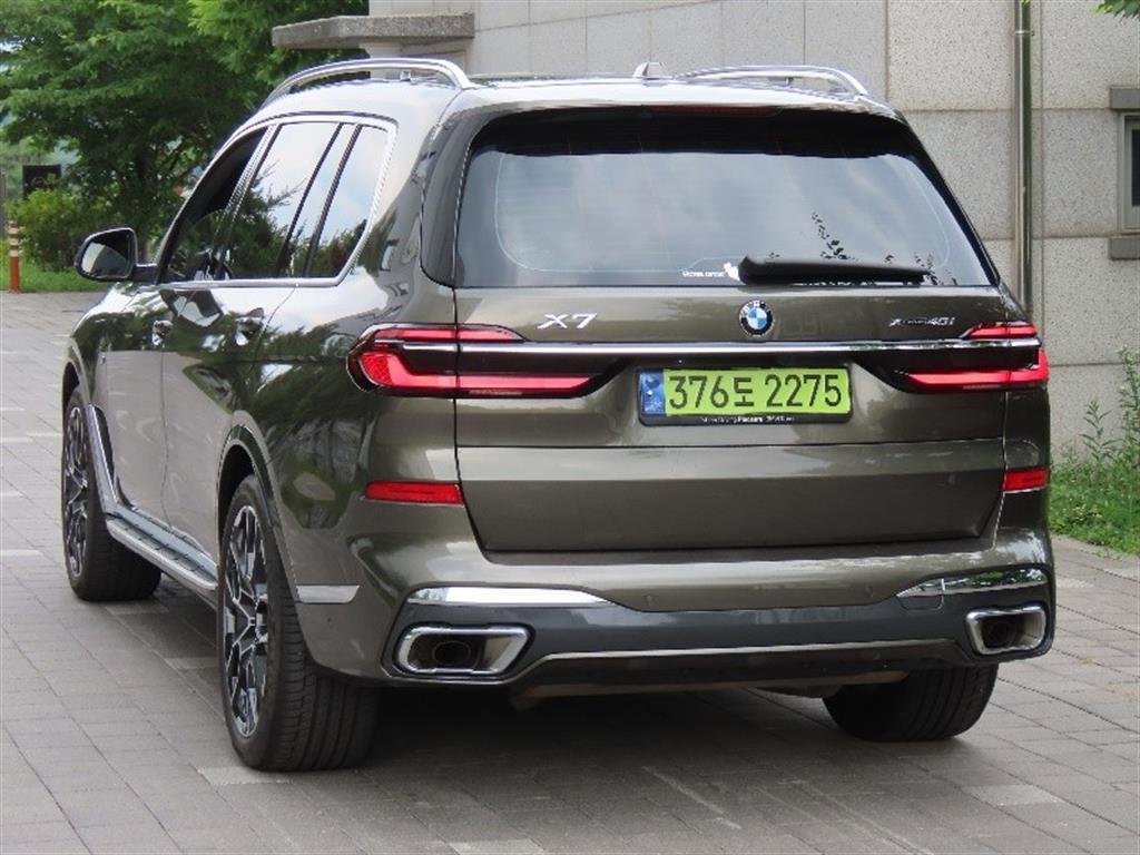 BMW X7 - Vista 6