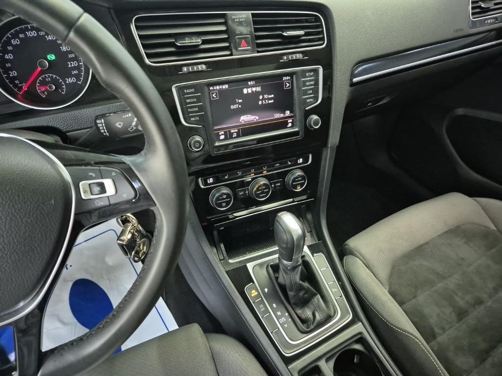 Volkswagen Golf - Vista 12