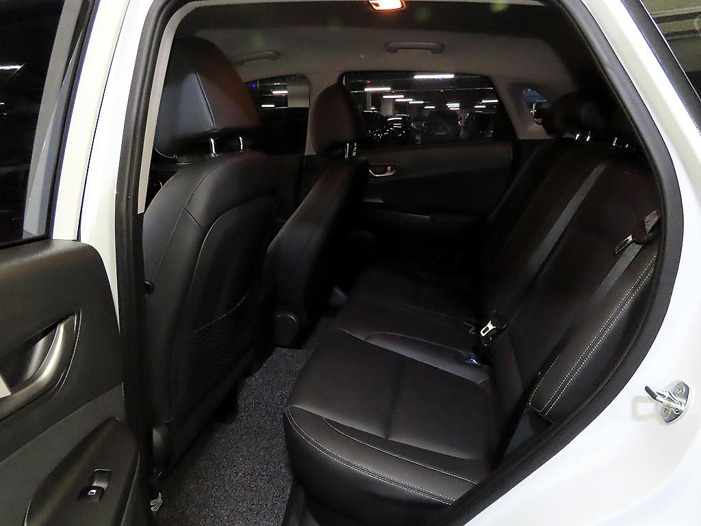 HYUNDAI Kona - Vista 9