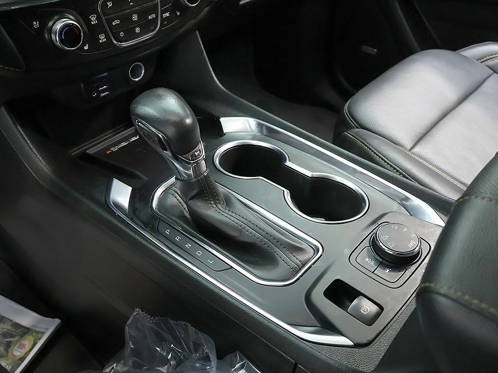 Chevrolet Travers - Vista 12