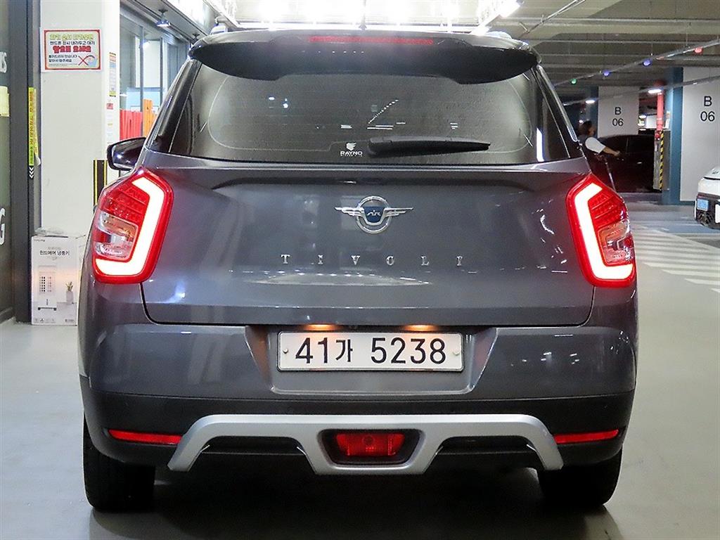 Ssangyong Tivoli - Vista 7