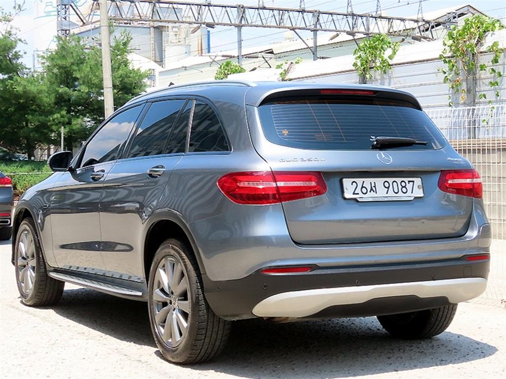 Mercedes Benz GLC Class - Vista 3