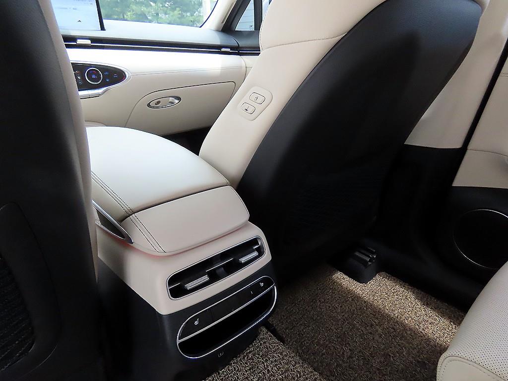 Genesis GV70 2021 Blanco - Importación desde Corea - HF Imports Iquique - Foto 17