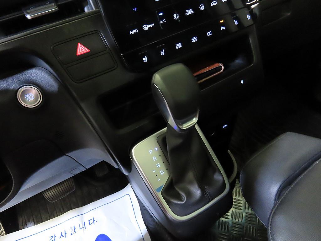 HYUNDAI Staria - Vista 12