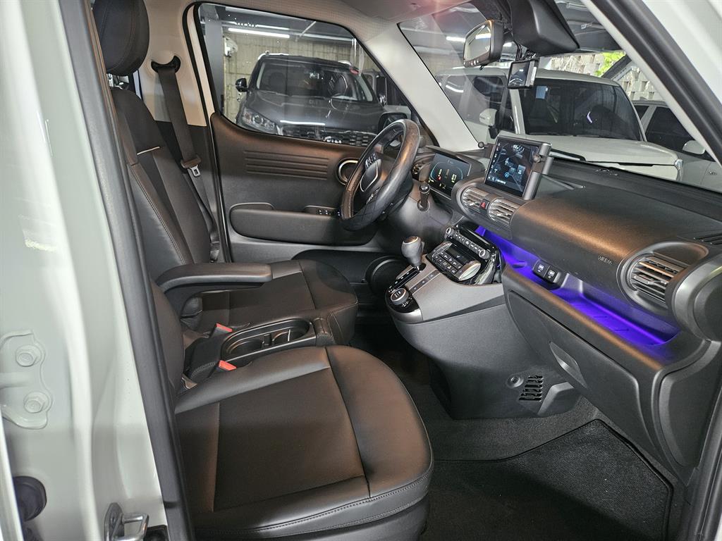 HYUNDAI Casper - Vista 10