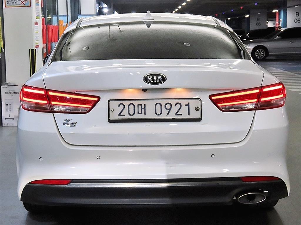 KIA K5 - Vista 7