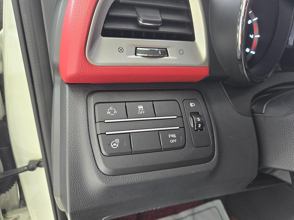 Ssangyong Tivoli 2015 Blanco - Importación desde Corea - HF Imports Iquique - Foto 15