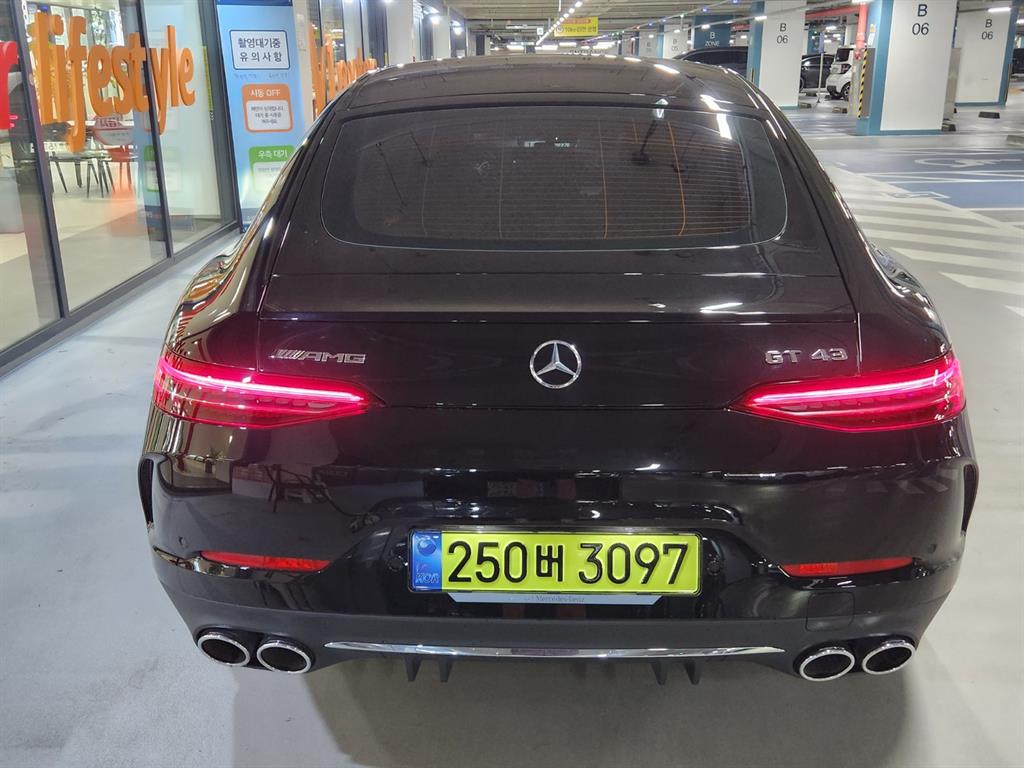 Mercedes Benz AMG GT - Vista 7