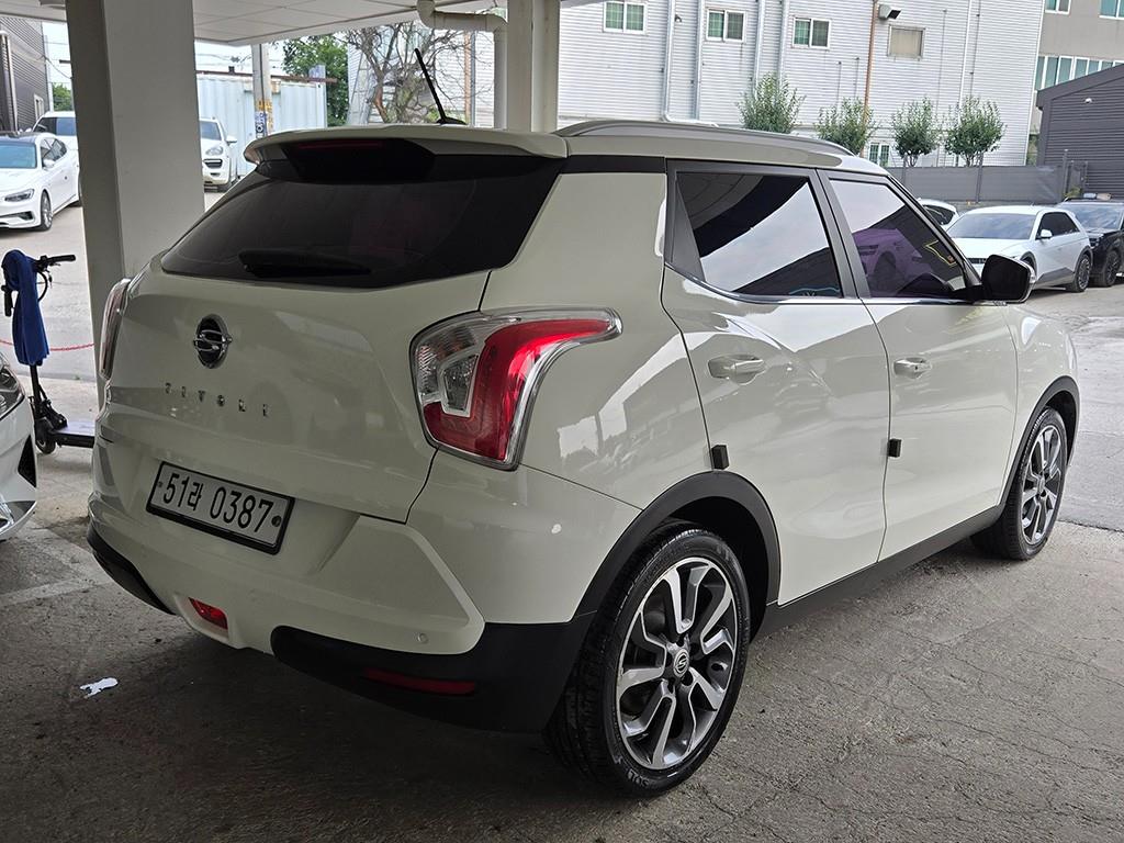 Ssangyong Tivoli - Vista 3