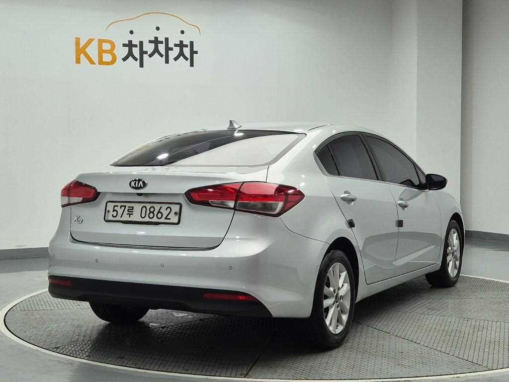 KIA K3 - Vista 3
