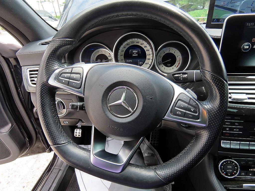 Mercedes Benz CLS Class - Vista 10