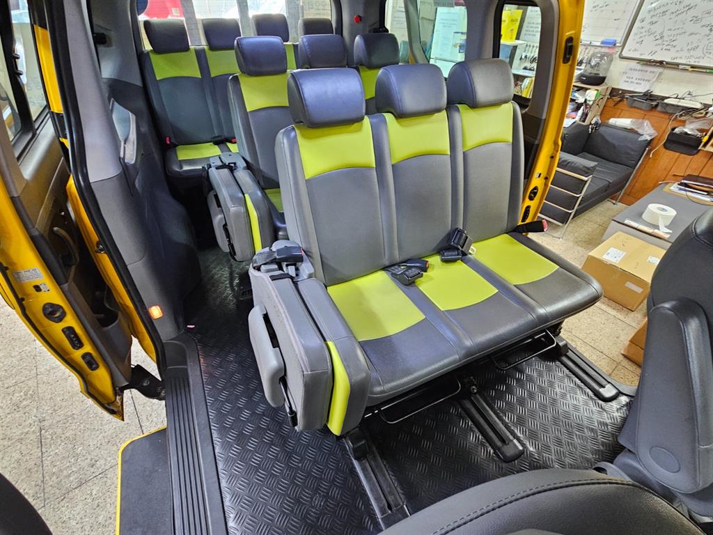HYUNDAI Starex 2019 Amarillo - Importación desde Corea - HF Imports Iquique - Foto 18