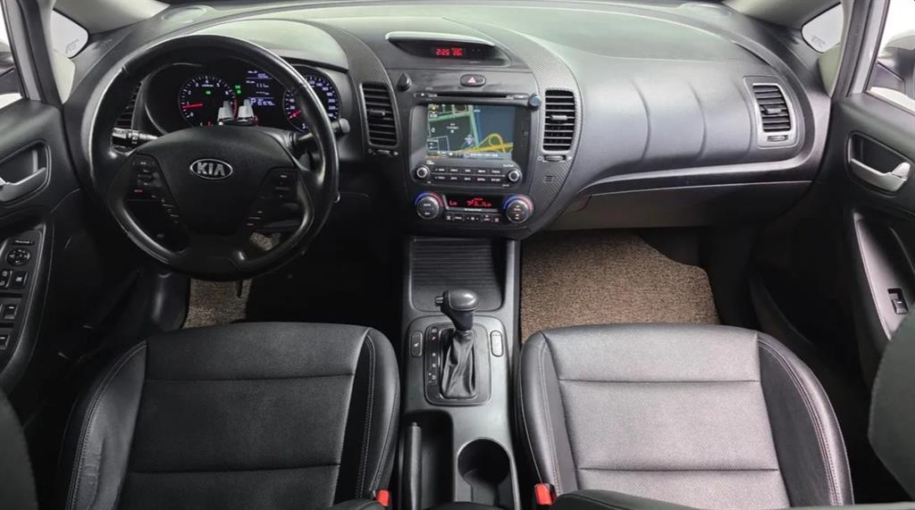 KIA K3 - Vista 9