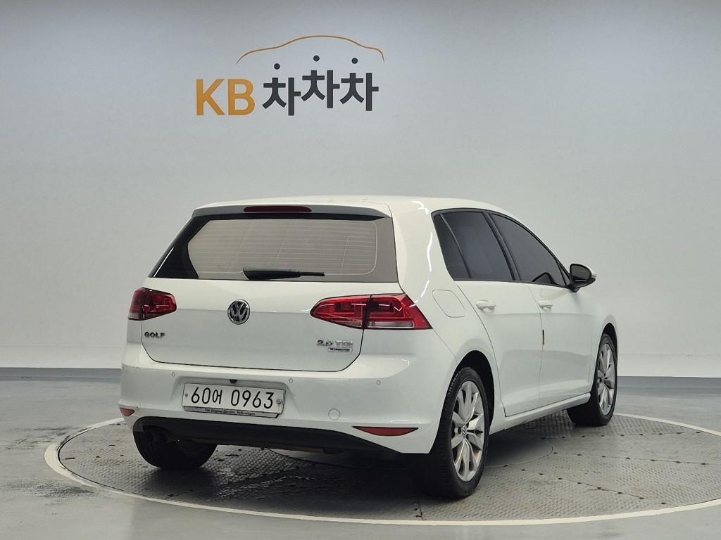 Volkswagen Golf - Vista 3