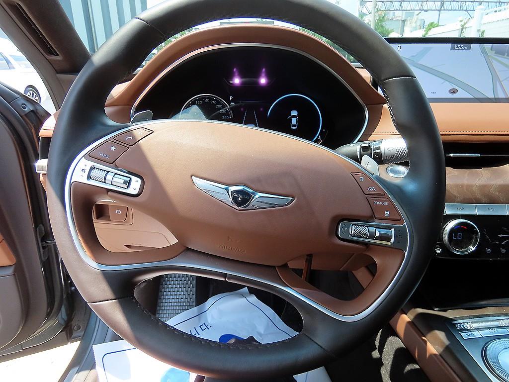Genesis G80 - Vista 10