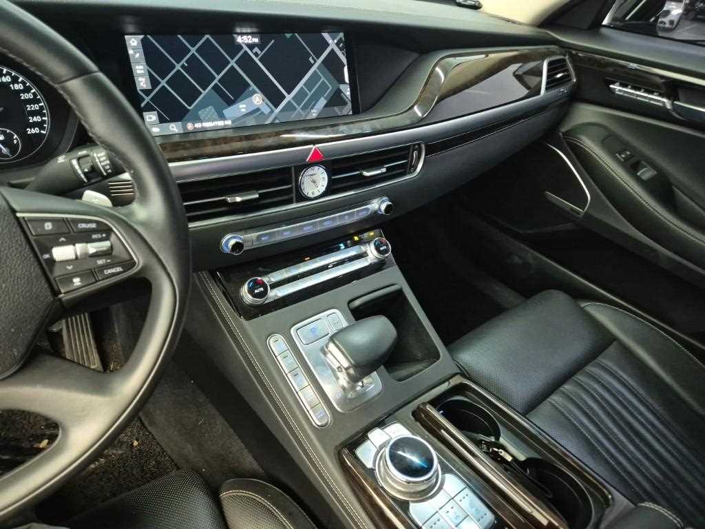 Genesis G90 - Vista 12
