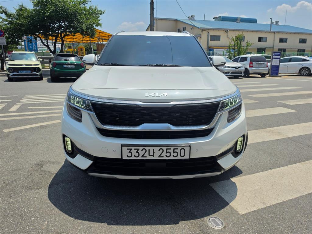 KIA Seltos 2022 Blanco - Importación desde Corea - HF Imports Iquique - Foto 1