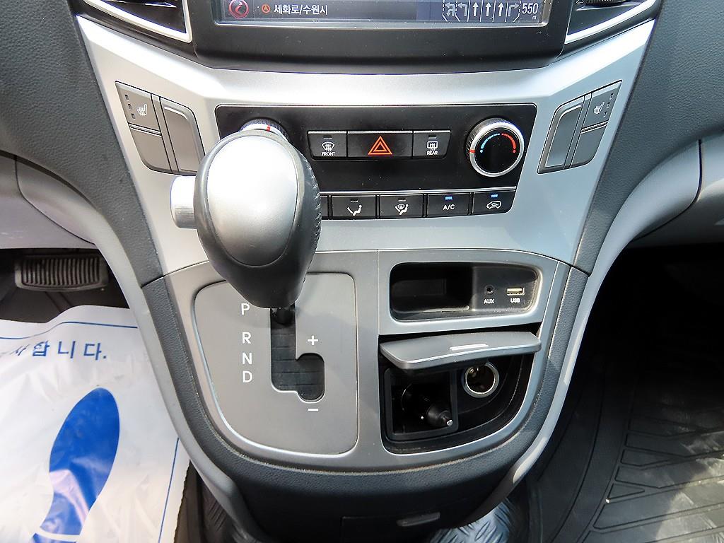HYUNDAI Starex - Vista 12