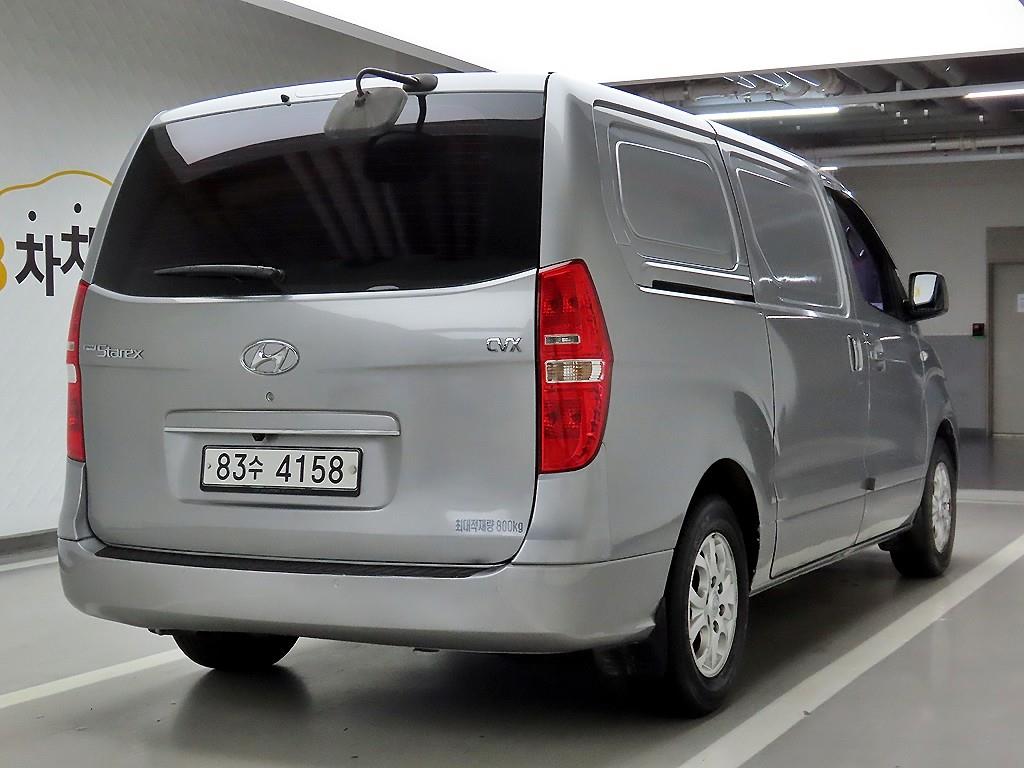 HYUNDAI Starex - Vista 4