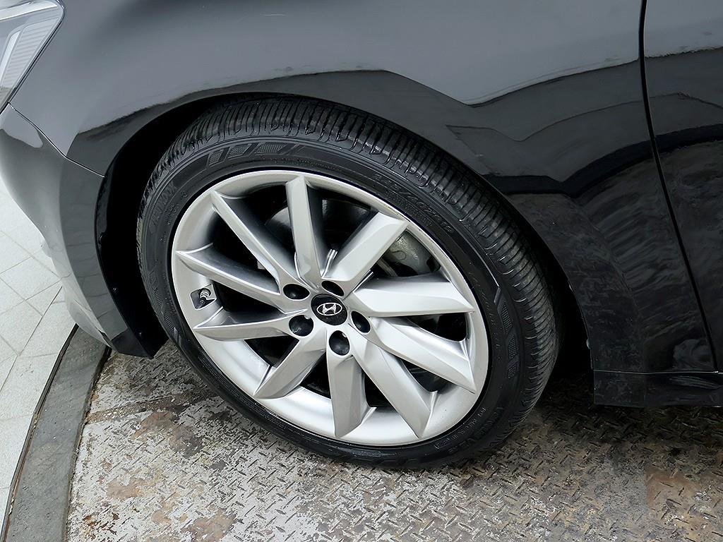 HYUNDAI Aslan - Vista 10