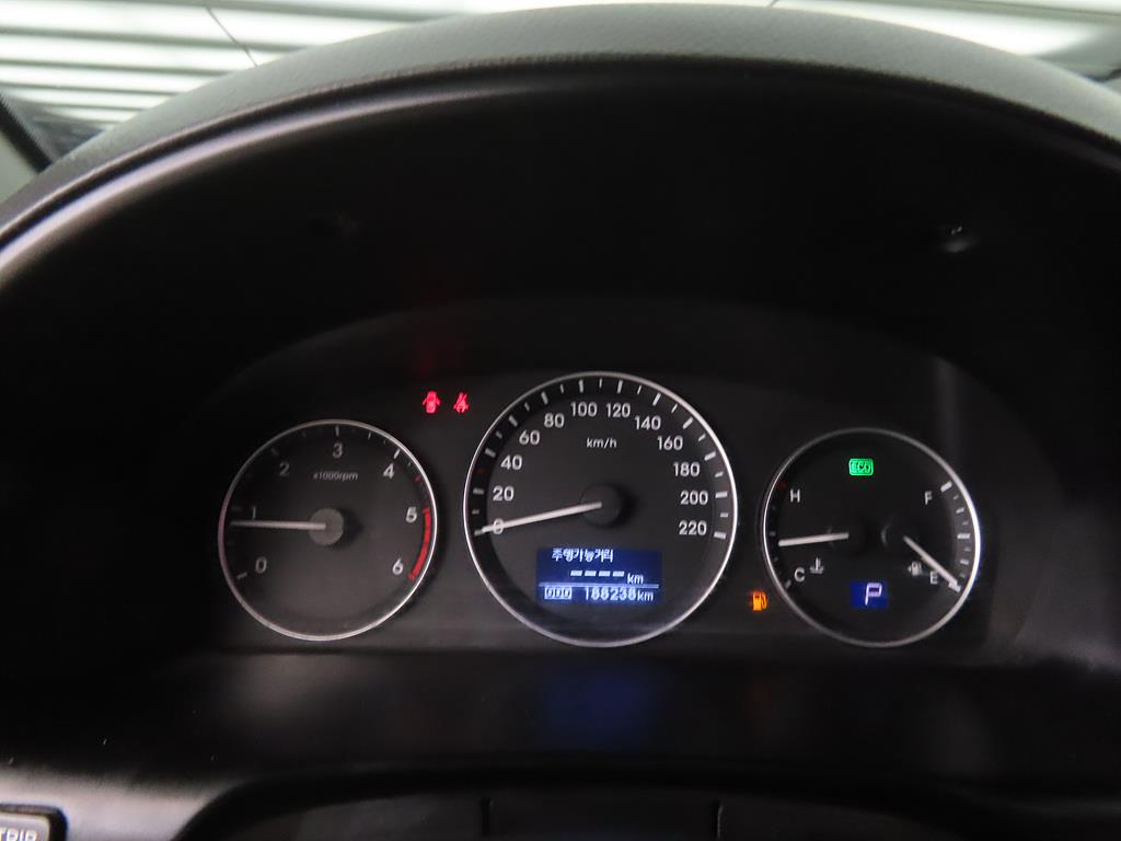 HYUNDAI Starex - Vista 10