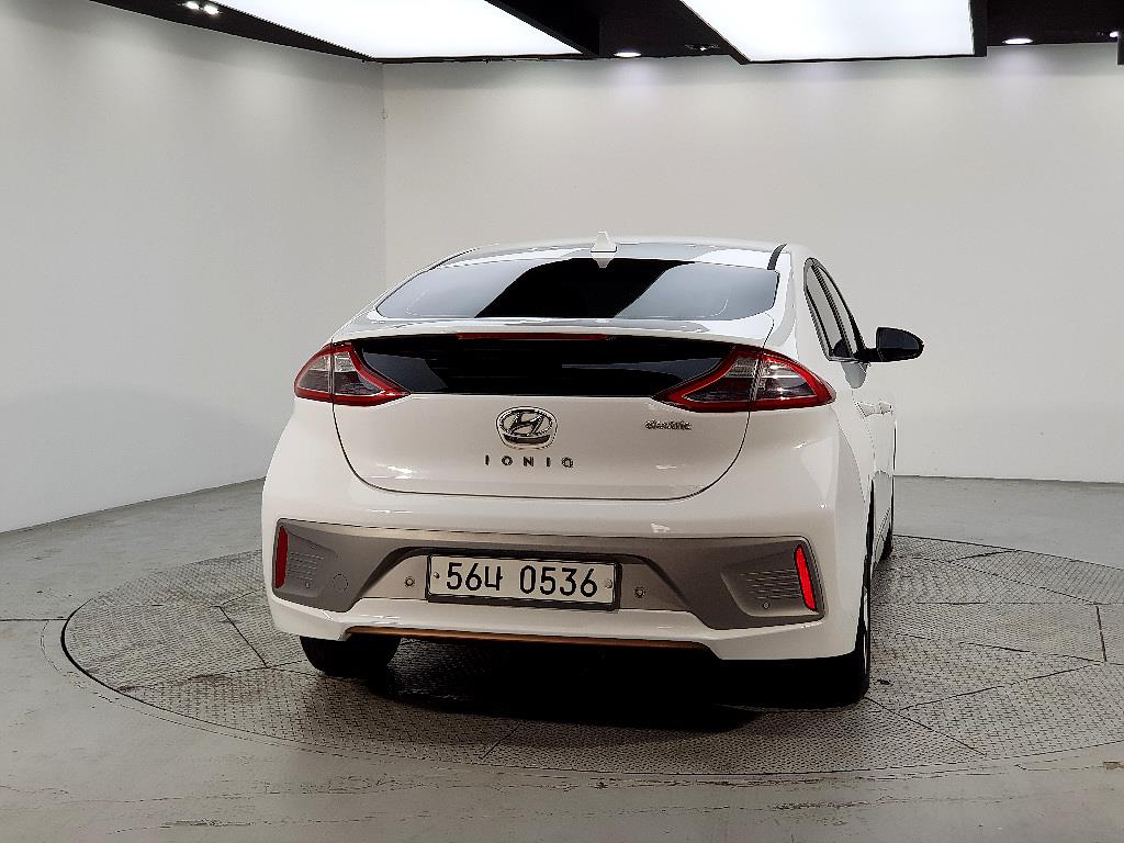 HYUNDAI Ioniq - Vista 3