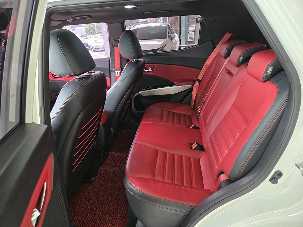 Ssangyong Tivoli - Vista 8