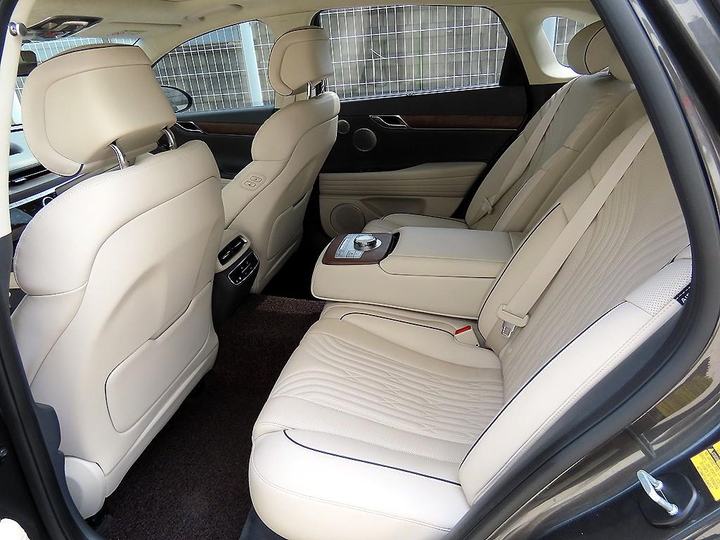 Genesis G80 - Vista 8