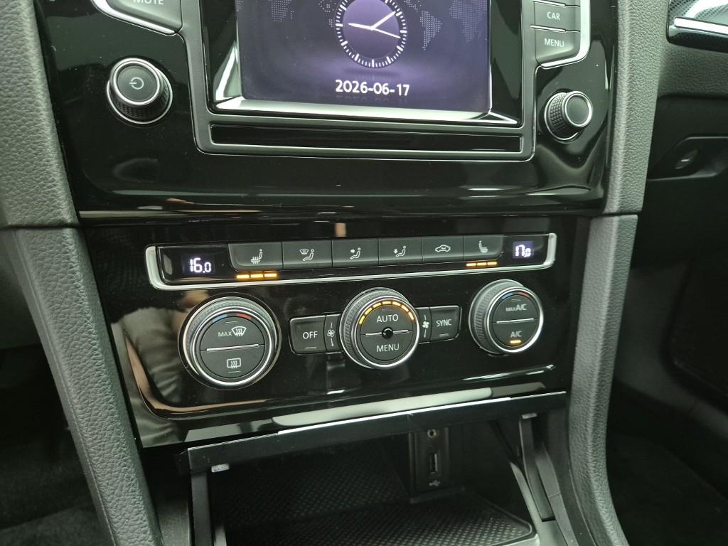 Volkswagen Golf - Vista 12