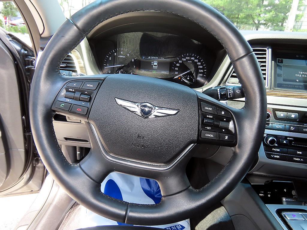Genesis G80 - Vista 10