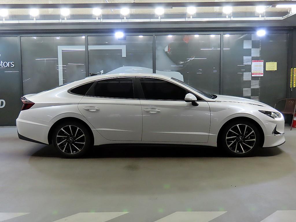 HYUNDAI Sonata - Vista 3