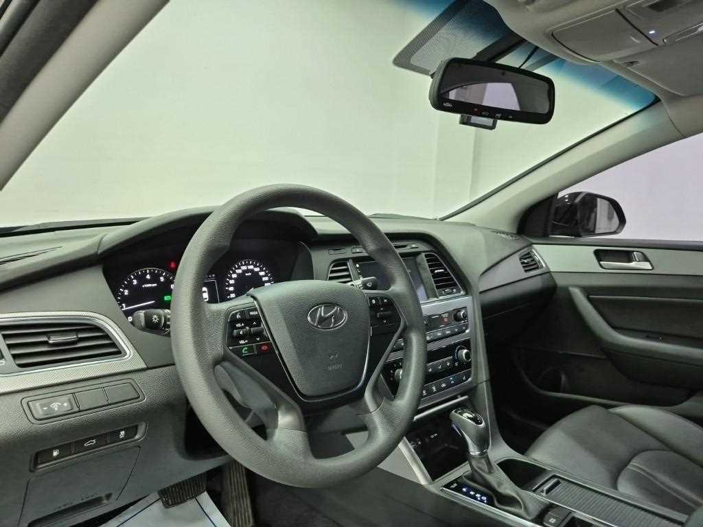 HYUNDAI Sonata - Vista 9