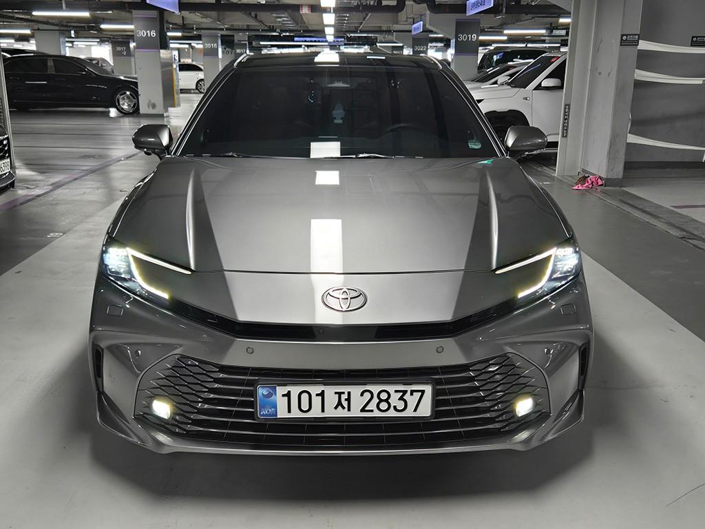 Toyota Camry 2025 Gris - Importación desde Corea - HF Imports Iquique - Foto 1