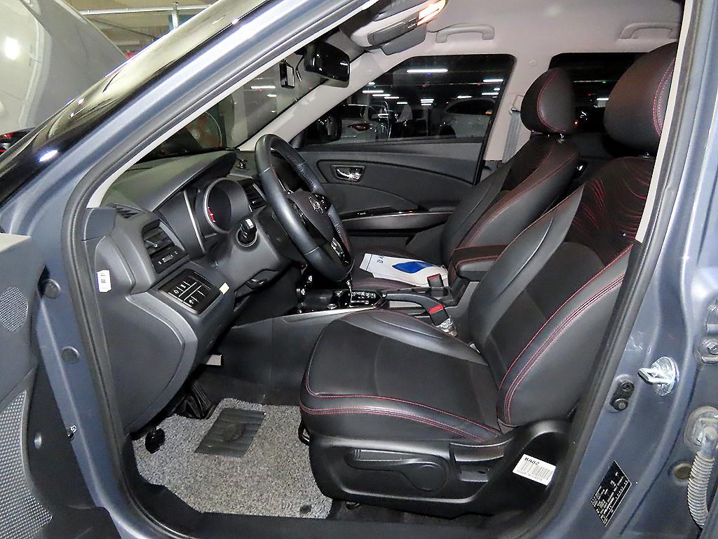 Ssangyong Tivoli - Vista 8