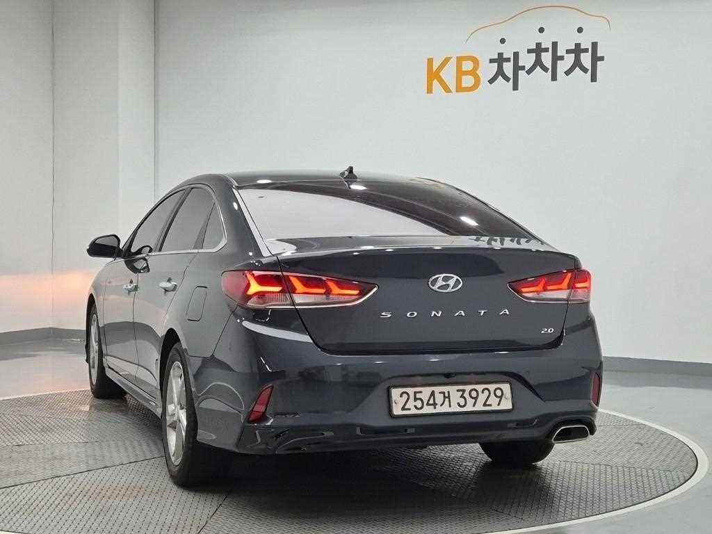 HYUNDAI Sonata - Vista 2